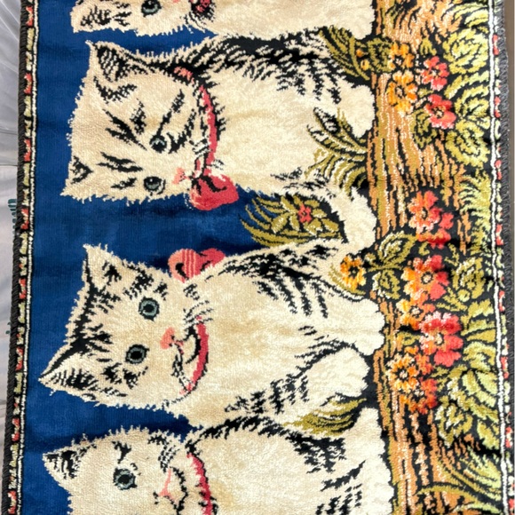 Vintage Italian White Kittens Tapestry 38”x 19” Dist.P &C Ramallah Trading Co NY - Picture 7 of 16